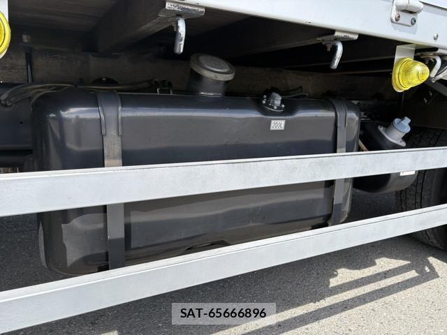 Mitsubishi FIGHTER 2014-12 6264033-27