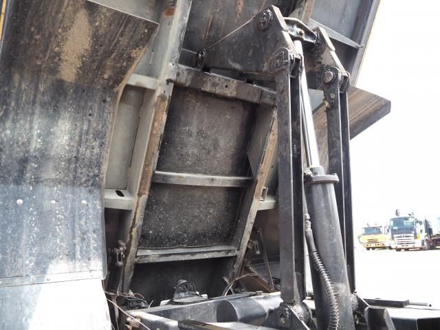 Mitsubishi FIGHTER 2006-12 6274336-12