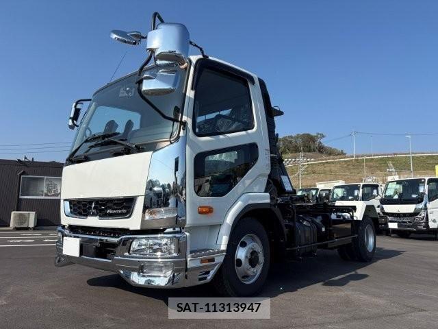 Mitsubishi FIGHTER 2025-11 6304081-0