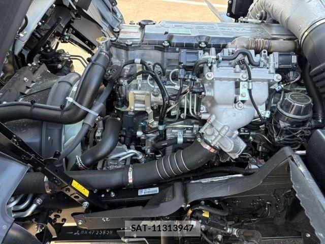 Mitsubishi FIGHTER 2025-11 6304081-19