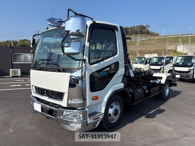 Mitsubishi FIGHTER 2025-11 6304081-8