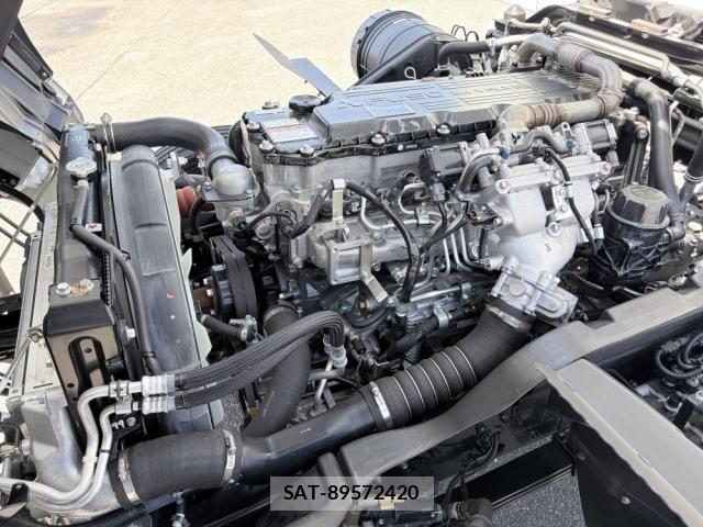 Mitsubishi FIGHTER 2026-03 6304080-10