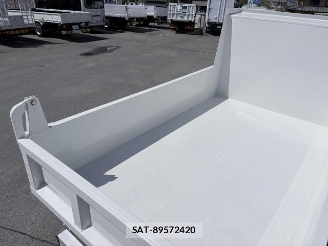 Mitsubishi FIGHTER 2026-03 6304080-13