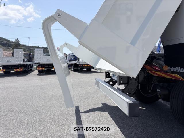 Mitsubishi FIGHTER 2026-03 6304080-16