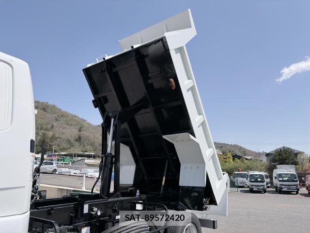 Mitsubishi FIGHTER 2026-03 6304080-19