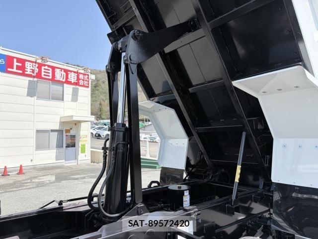 Mitsubishi FIGHTER 2026-03 6304080-21