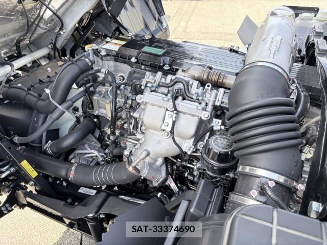 Mitsubishi FIGHTER 2025-11 6304088-10