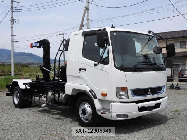 Mitsubishi FIGHTER 2020-12 6497545-0
