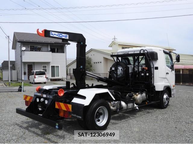 Mitsubishi FIGHTER 2020-12 6497545-3