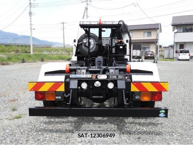 Mitsubishi FIGHTER 2020-12 6497545-4