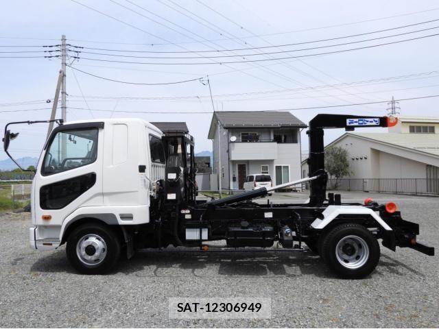 Mitsubishi FIGHTER 2020-12 6497545-6