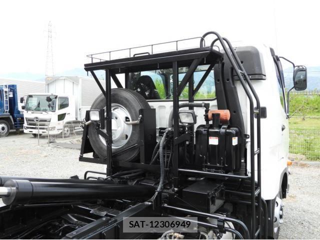 Mitsubishi FIGHTER 2020-12 6497545-8