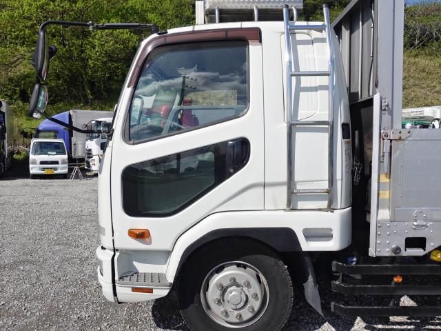 Mitsubishi FIGHTER 2016-03 6530298-12