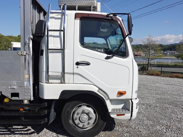 Mitsubishi FIGHTER 2016-03 6530298-6