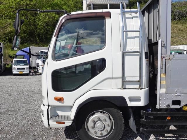 Mitsubishi FIGHTER 2016-03 6530286-12