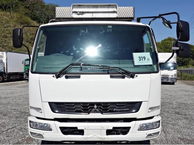 Mitsubishi FIGHTER 2016-03 6530286-2