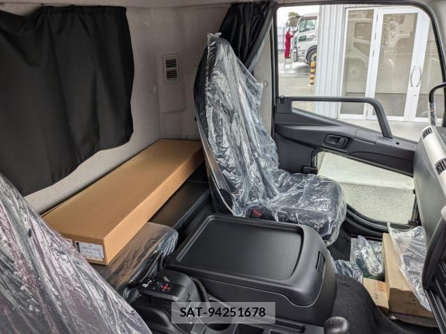 Mitsubishi FIGHTER 2025-05 6526114-26