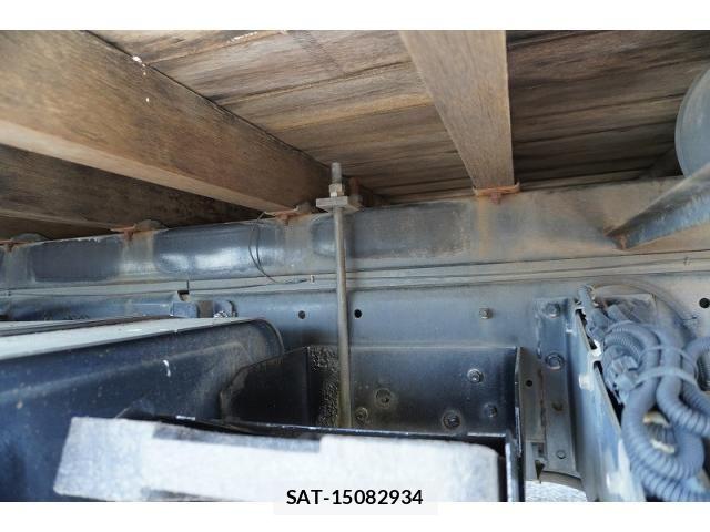 Mitsubishi FIGHTER 2016-08 6526122-11