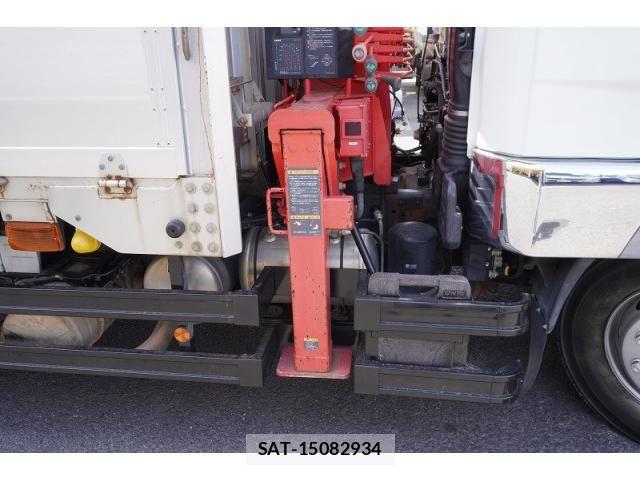 Mitsubishi FIGHTER 2016-08 6526122-25