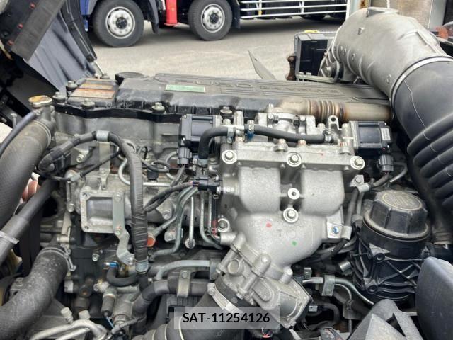 Mitsubishi FIGHTER 2013-02 6526132-13