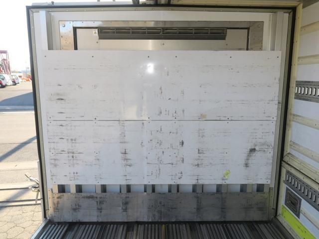 Mitsubishi FIGHTER 2016-02 6596472-10