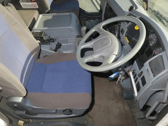Mitsubishi FIGHTER 2016-02 6596472-24