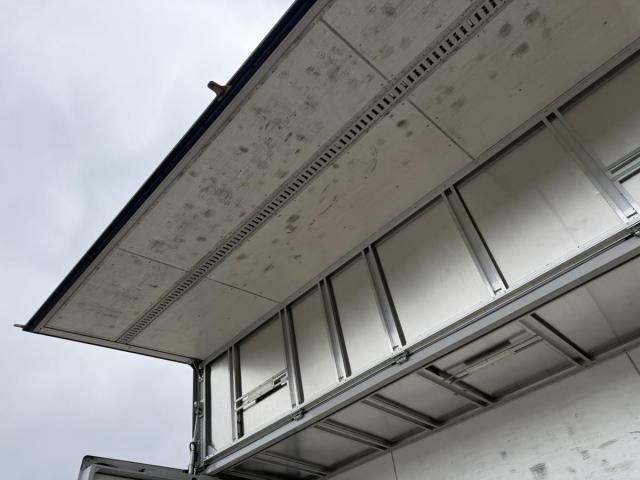 Mitsubishi FIGHTER 2015-06 6596543-25