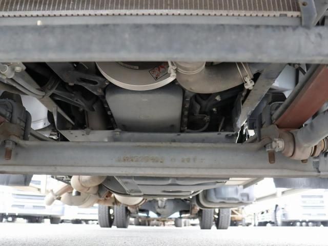 Mitsubishi FIGHTER 2017-12 6596486-23