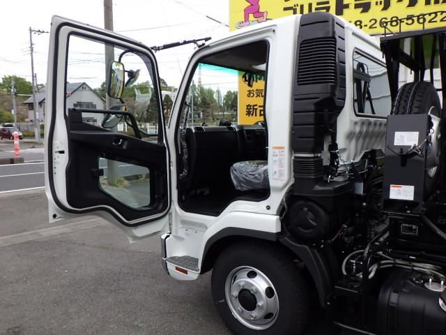 Mitsubishi FIGHTER 2025-09 6596448-21