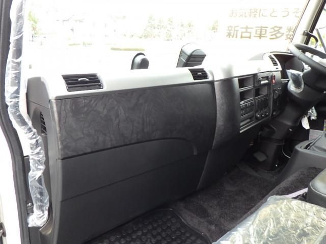Mitsubishi FIGHTER 2025-09 6596448-24