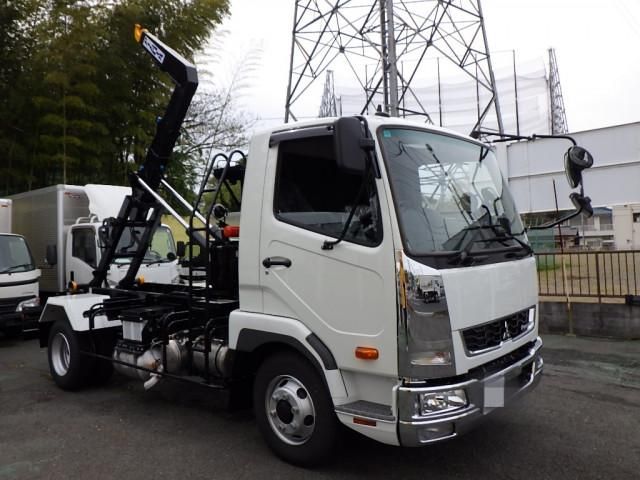 Mitsubishi FIGHTER 2025-09 6596448-2
