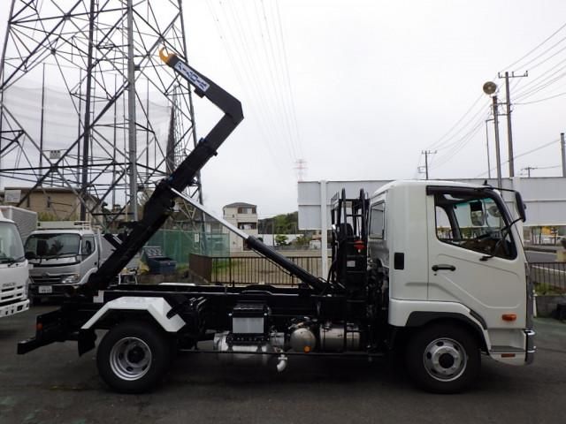 Mitsubishi FIGHTER 2025-09 6596448-7