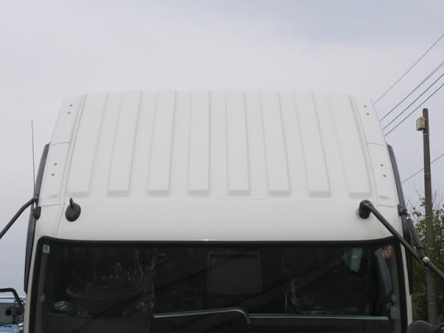 Mitsubishi FIGHTER 2025-10 6596450-9