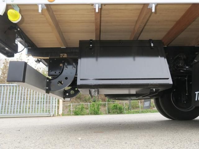 Mitsubishi FIGHTER 2025-10 6596450-14