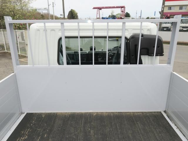 Mitsubishi FIGHTER 2025-10 6596450-7