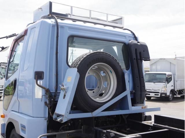 Mitsubishi FIGHTER 2015-09 6596452-13