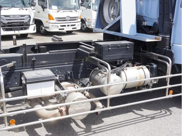 Mitsubishi FIGHTER 2015-09 6596452-14