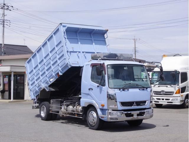 Mitsubishi FIGHTER 2015-09 6596452-1