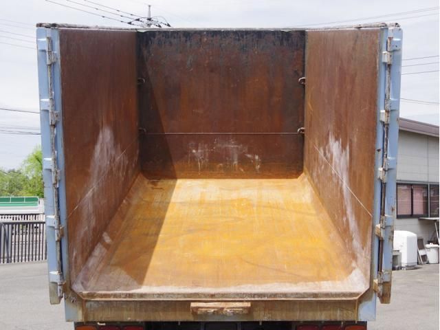 Mitsubishi FIGHTER 2015-09 6596452-4
