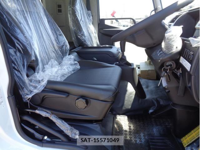 Mitsubishi FIGHTER 2025-10 6641565-21
