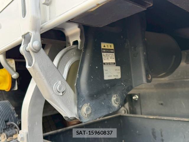 Mitsubishi FIGHTER 2020-11 6675924-23