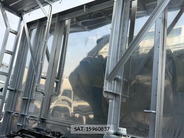 Mitsubishi FIGHTER 2020-11 6675924-25