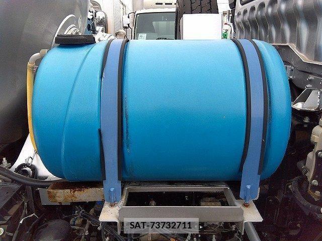 Mitsubishi FIGHTER 2014-05 6675928-9