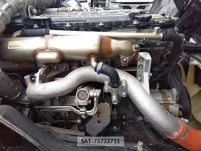 Mitsubishi FIGHTER 2014-05 6675928-14