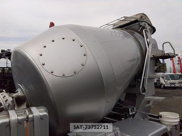 Mitsubishi FIGHTER 2014-05 6675928-4