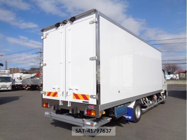 Mitsubishi FIGHTER 2026-01 6675918-2