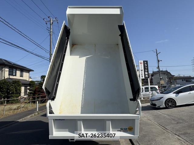 Mitsubishi FIGHTER 2024-04 6675917-9