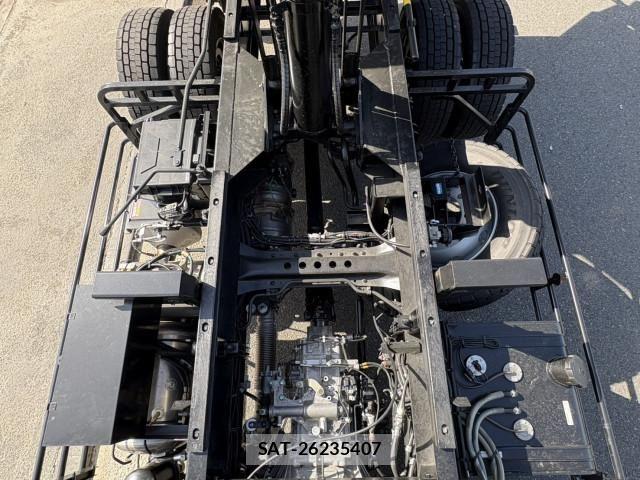 Mitsubishi FIGHTER 2024-04 6675917-14