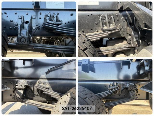 Mitsubishi FIGHTER 2024-04 6675917-17