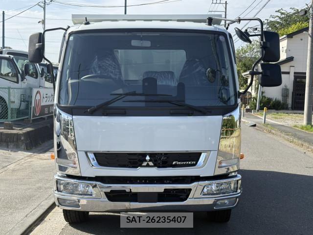 Mitsubishi FIGHTER 2024-04 6675917-4